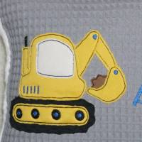 Geburtskissen-Namenskissen-personalisiertes Kissen - Waffelpique - Baufahrzeuge & Name - 25x35 cm Bild 4