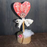 Geschenk Valentinstag HEIRATE MICH abstrakt gestalteter Herzaufsteller aus Holz m. Acrylfarbe im Shabby-Stil gestaltet Bild 3