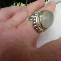 Ring mit Onyx-Stein, versilbert "Banquo-Ring weiß" Brigitte von Boch. InnenDurchmessser:1,5 cm Bild 7