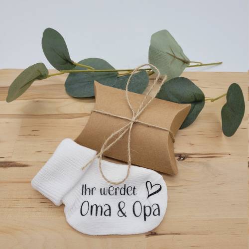 Schwangerschaft verkünden - Babysocke mit Geschenkverpackung - personalisierbar