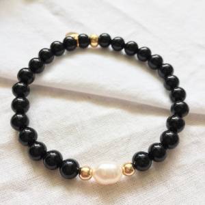 Edelstein Armband aus schwarzem Achat und vergoldeten Perlen, Süßwasserperlenarmband, Weihnachtsgeschenk für Freundin, G Bild 1