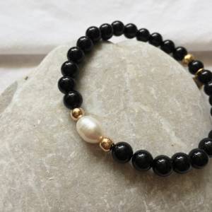 Edelstein Armband aus schwarzem Achat und vergoldeten Perlen, Süßwasserperlenarmband, Weihnachtsgeschenk für Freundin, G Bild 8