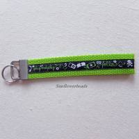 Schlüsselband aus Gurtband hellgrün, kiwigrün mit schwarzem Webband, Schlüsselanhänger Bild 2