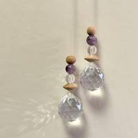 Sonnenfänger schlichter Suncatcher mit Perlen aus Bergkristall und Amethyst, Fensterschmuck Geschenk Umzug Einzug Bild 1