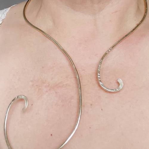 Aluminiumdraht-Halsreif , Alu Drahtschmuck,Wikinger Torque torc, keltischer Schmuck, gebogener Halreif,offene Halskette,