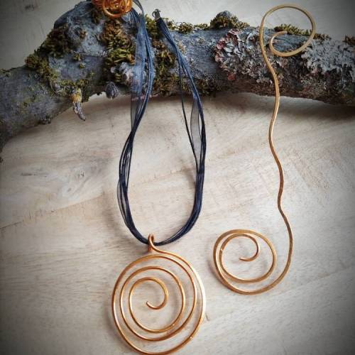 Drahtjuwel Set, Drahtschmuck, Aluminium gold Anhänger, Anhänger Spirale,keltischer Schmuck,gold,und Ring gold,Lesezeiche
