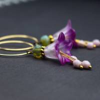 Ohrringe Blüten, Creolen, lila und weiß, olivgrün Bild 1