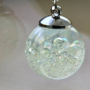 Kette Seifenblasen Sterlingsilber Regenbogen Perlen in Gießharz Kette mit Glaskugel funkelndes Geschenk Bild 1