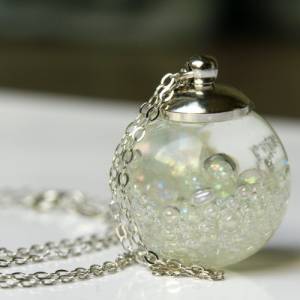 Kette Seifenblasen Sterlingsilber Regenbogen Perlen in Gießharz Kette mit Glaskugel funkelndes Geschenk Bild 2