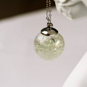Kette Seifenblasen Sterlingsilber Regenbogen Perlen in Gießharz Kette mit Glaskugel funkelndes Geschenk Bild 5