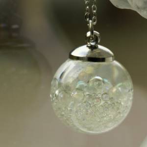 Kette Seifenblasen Sterlingsilber Regenbogen Perlen in Gießharz Kette mit Glaskugel funkelndes Geschenk Bild 6