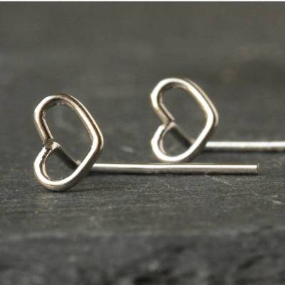 Ohrringe Herz Sterlingsilber minimalistischer Schmuck zartes Geschenk