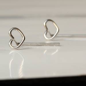 Ohrringe Herz Sterlingsilber minimalistischer Schmuck zartes Geschenk Bild 4
