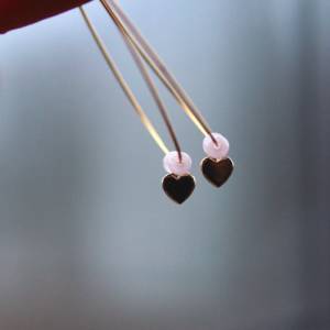 Creolen Rosenquarz Herz feine Perlen Ohrringe mit Edelsteinen als romantisches Geschenk Bild 8