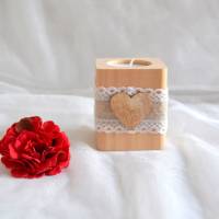 Teelichthalter aus Holz mit romantischer Deko Bild 2