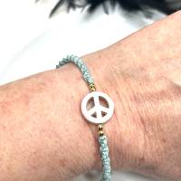 Handgeknotetes Makramee-Armband „Peace“, eisblau, größenverstellbar Bild 3