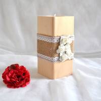 Teelichthalter aus Holz mit romantischer Blumendekoration Bild 2
