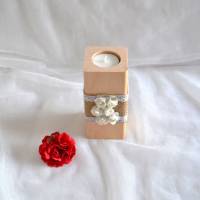 Teelichthalter aus Holz mit romantischer Blumendekoration Bild 3