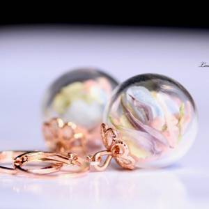 Perlen Kreole Ohrringe / Ohrhänger mit Blüten / Geschenk für sie / Geschenk für die Freundin / romantische Ohrringe Bild 1