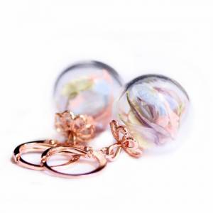 Perlen Kreole Ohrringe / Ohrhänger mit Blüten / Geschenk für sie / Geschenk für die Freundin / romantische Ohrringe Bild 3