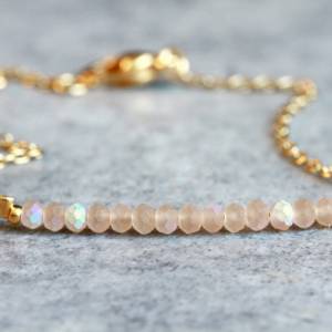 Armband Perlen rosa minimalistisch und zart als romantisches Geschenk für Sie Bild 3