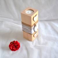 Teelichthalter aus Holz mit romantischer Herzdekoration Bild 3