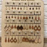 Holz Ohrringe aus Buche mit Edelstahl und Glas Cabochon Bild 2