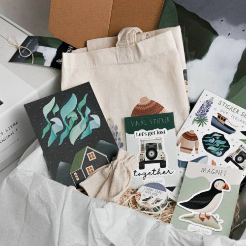 Geschenkset Island Geschenkbox Schreibwaren Reise Stofftasche, Sticker, Poster & Magnet Box mit Name Skandinavien Reise