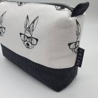 Kosmetiktäschchen Hase mit Brille, weiß/schwarz Gr. M Bild 4