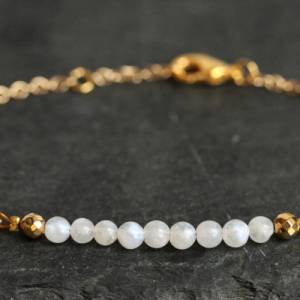Edelstein Armband Mondstein / Geschenk für Sie / Perlen Armband / Geburtsstein Schmuck / Armband gold Bild 4