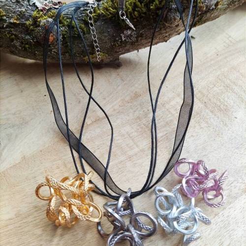 Drahtjuwel Amulett,Set,Kautschukband, Drahtschmuck, Aluminium silberAnhänger, Anhänger rosa, Blatt ,keltischer Schmuck,g