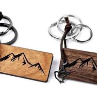 Schlüsselanhänger Berge | handgefertigt aus Holz | Ein Stück Natur zum Greifen nah Bild 3