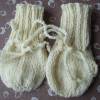 Hübsche handgestrickte Handschuhe für Babys bis 3 Monate Bild 2