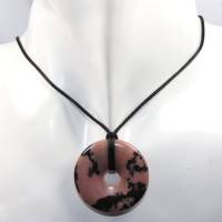 Rhodonit (Donut) | Halskette mit Band --- Stein-Größe: 35 mm Bild 2