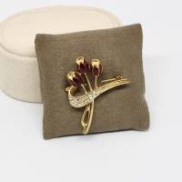 Vintage Brosche Goldfarbe Blumenstrauß Tulpen weinrot Glasiert Kristalle klein winzig Modern Muttertagsgeschenk Bild 1