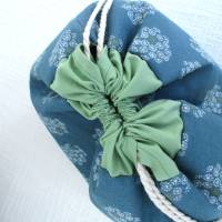 Projekttasche Handarbeitsbeutel Kordelzugbeutel blau grün mit Blumen Bild 6