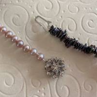 Perlenkette rosa lila 44 cm lang, Vorderverschluss, halb halb Perlenkette, exklusiv, Geschenk Frauen, Handarbeit Bayern Bild 7