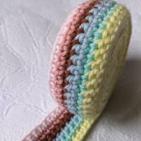 Gehäkeltes Schneckenband "Multicolor pastell"für kleine Hände Bild 5