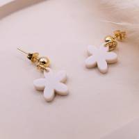 Ohrringe Blume beige/braun  in Gold allergikerfreundlich Edelstahl & Acryl - leichte Ohrringe Geschenk beste Freundin Bild 1