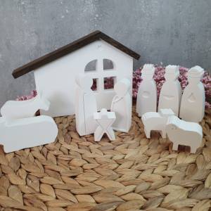 Stall und Krippe aus Keraflott mit Holzdach aus Räuchereiche | Scandi | Weihnachten Bild 3