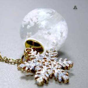Stern Kette Schneekugel -  Schneekugel mit Schnee und Eiskristall / Weihnachtsgeschenk / Wasser Kette / Geschenk Bild 1