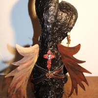 Osterhase DARK ANGELINO handgefertigte Künstler-Figur Osterdeko Geschenk für Gothic-Fans Geldgeschenk Bild 3