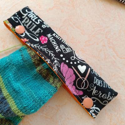 Nadelgarage, Nadelsafe, Nadeltasche für 15 cm lange Sockennadeln, mit Strick-Motiven, i love knitting