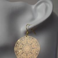 Ornament Ohrringe Gold, Mandala Ohrringe, Boho hängende Ohrringe, filigrane Ohrhänger, rund, leichte Ohrringe, Edelstahl Bild 9
