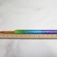 Häkelnadel 5,5mm mit dickem Polymer Clay Griff von Hand modelliert grün blau lila Bild 4