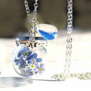 Vergissmeinnicht Kette Opalite / Romantisches Geschenk für Verliebte / Geschenk für sie / Blütenkette / Bumenschmuck Bild 1