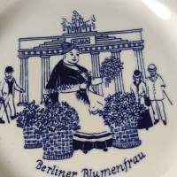 Kuchenteller - Berliner Blumenfrau - Andenkenporzellan Bild 2