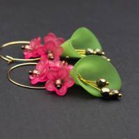 Creolen, Ohrringe mit Blüten in grün und pink Bild 2