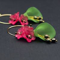Creolen, Ohrringe mit Blüten in grün und pink Bild 5