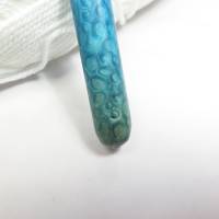 Häkelnadel 5,5mm mit dickem Polymer Clay Griff von Hand modelliert grün blau lila Bild 3